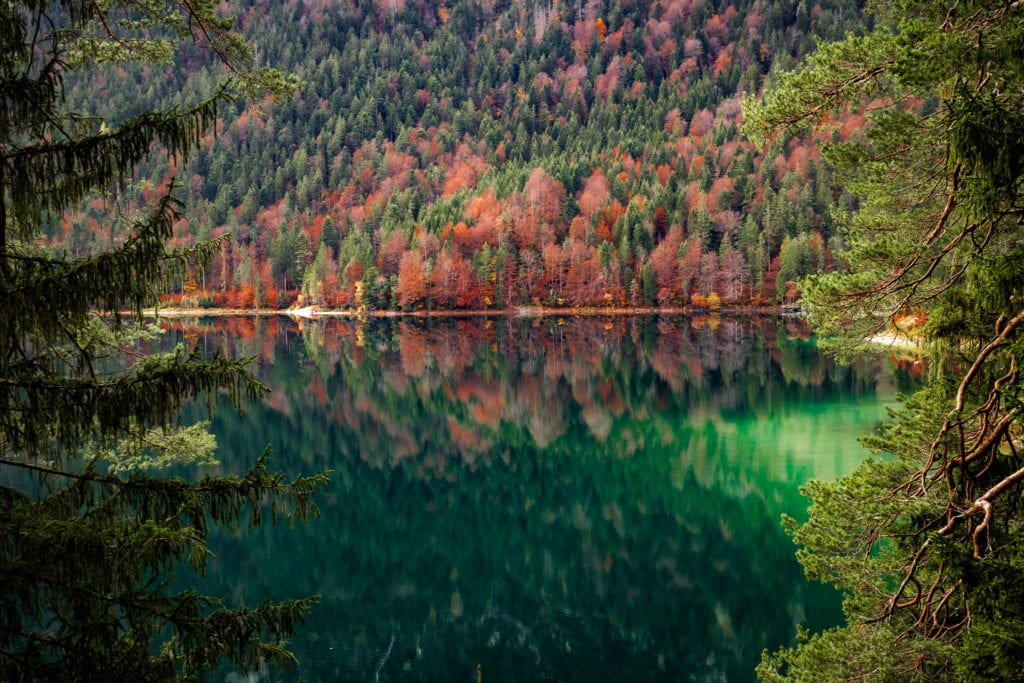 Der Eibsee im Herbst
