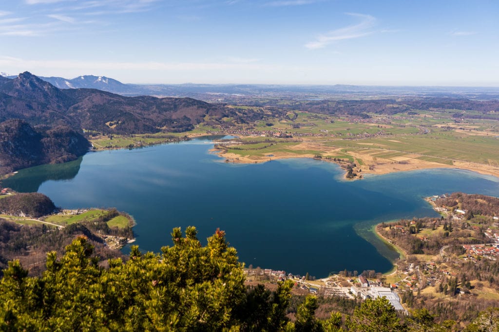 Blick auf den Kochelsee von der Sonnenspitze