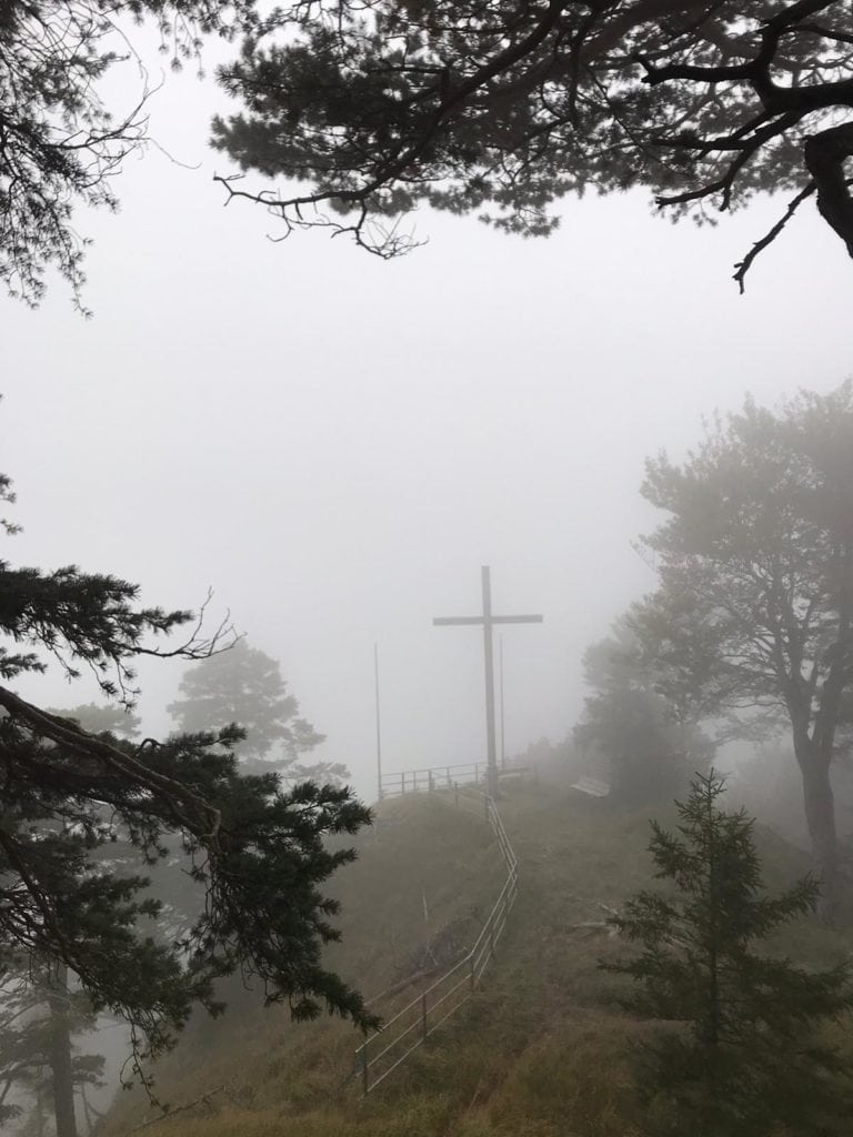 Das Heldenkreuz am Osterfeuerberg